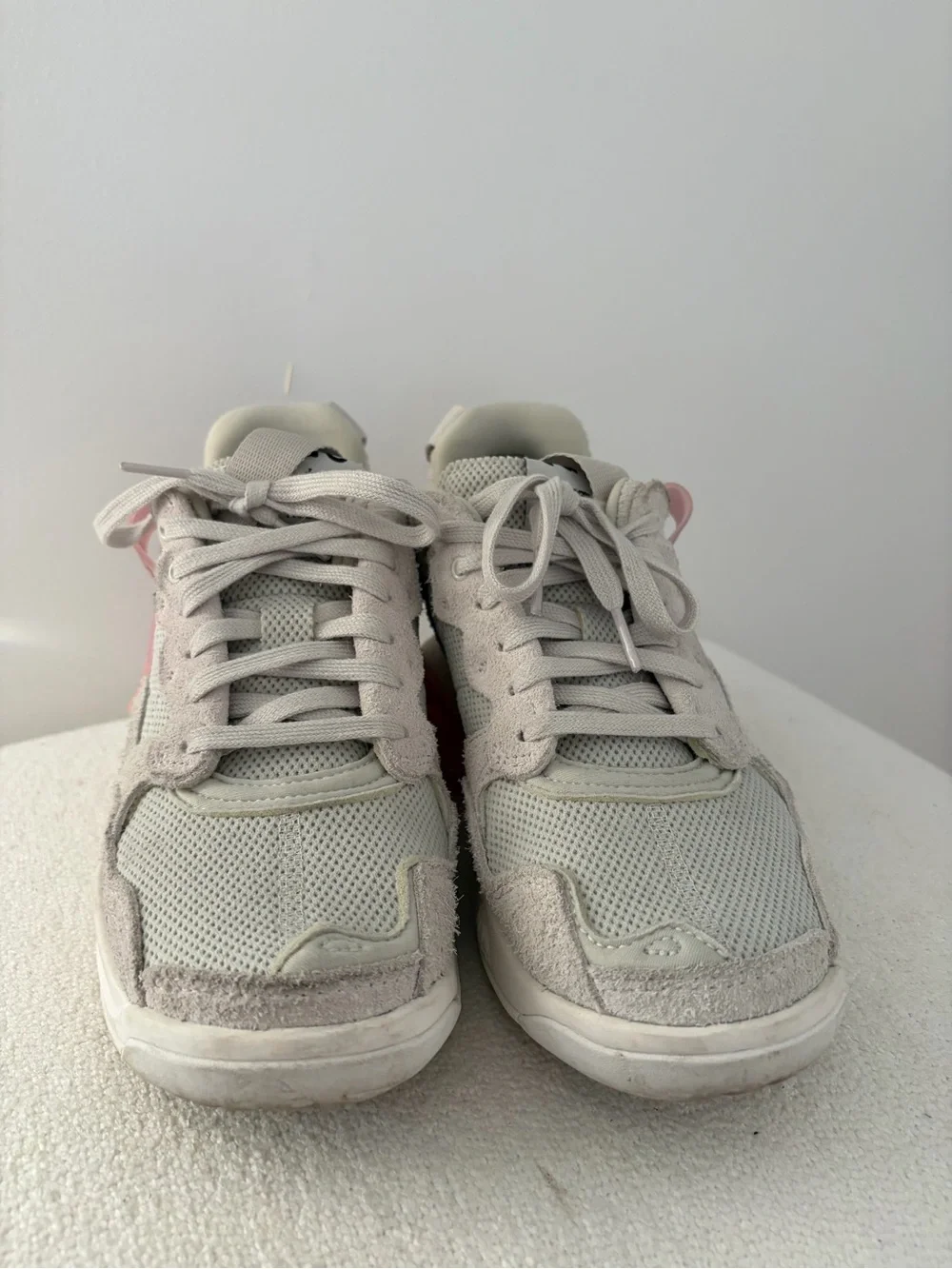 Nike Women’s Light Gray Mesh & Suede Sneakers with Pink Air Unit